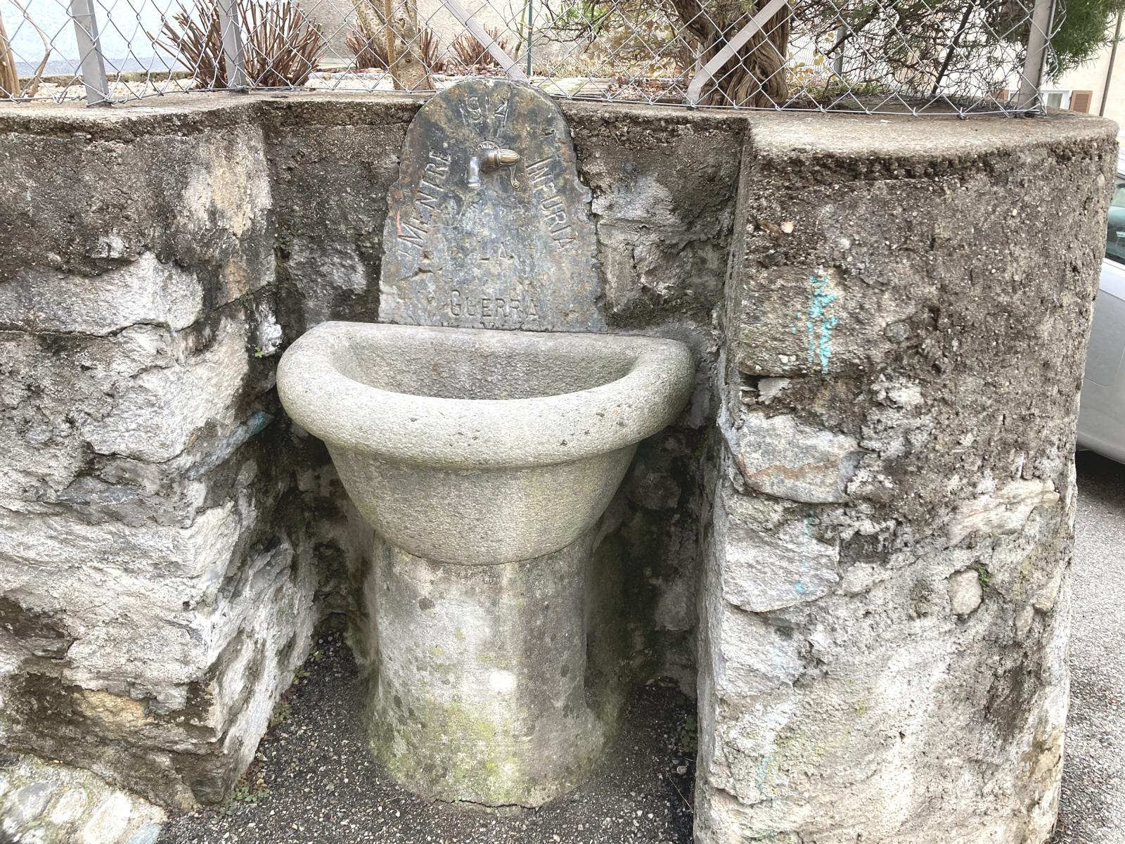Brunnen bei Strécia Giovannino Guareschi 20: Brunnen bei Strécia Giovannino Guareschi 20: